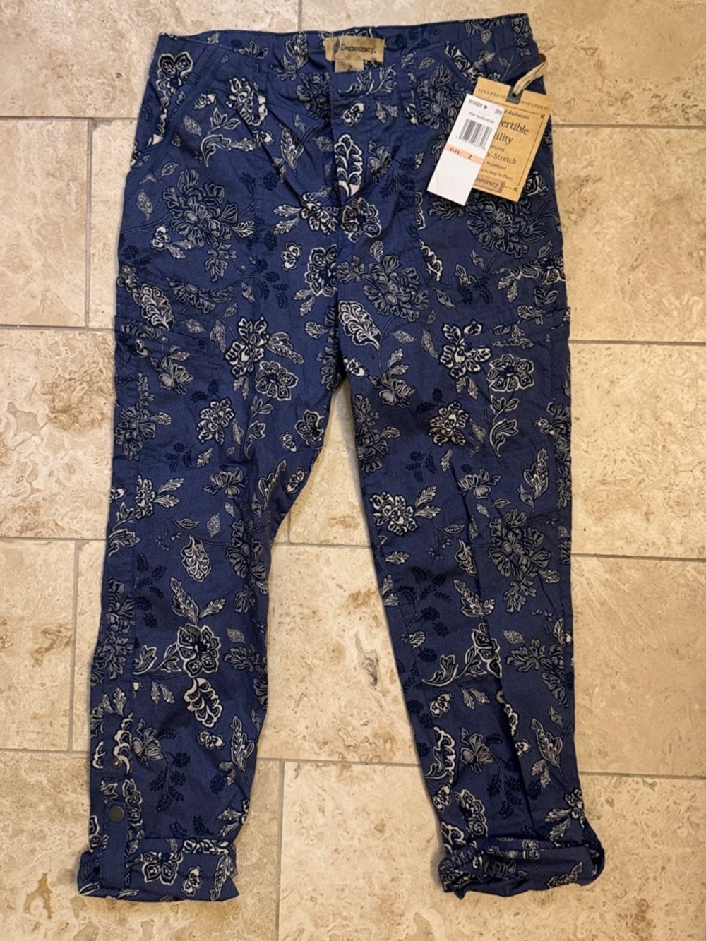 NWT- Democracy SZ 2 Blue Floral convertible utility pant